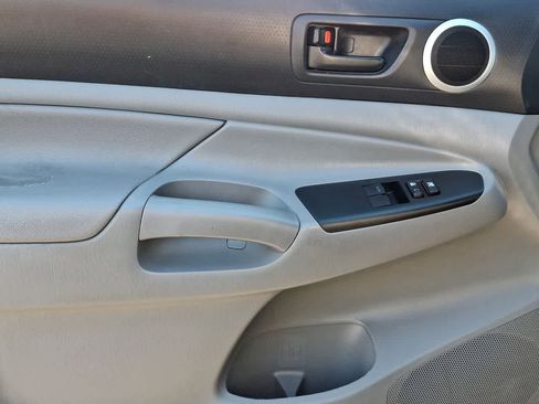 Used 2013 Toyota Tacoma 2WD Access Cab w/ SR5 Pkg image 16