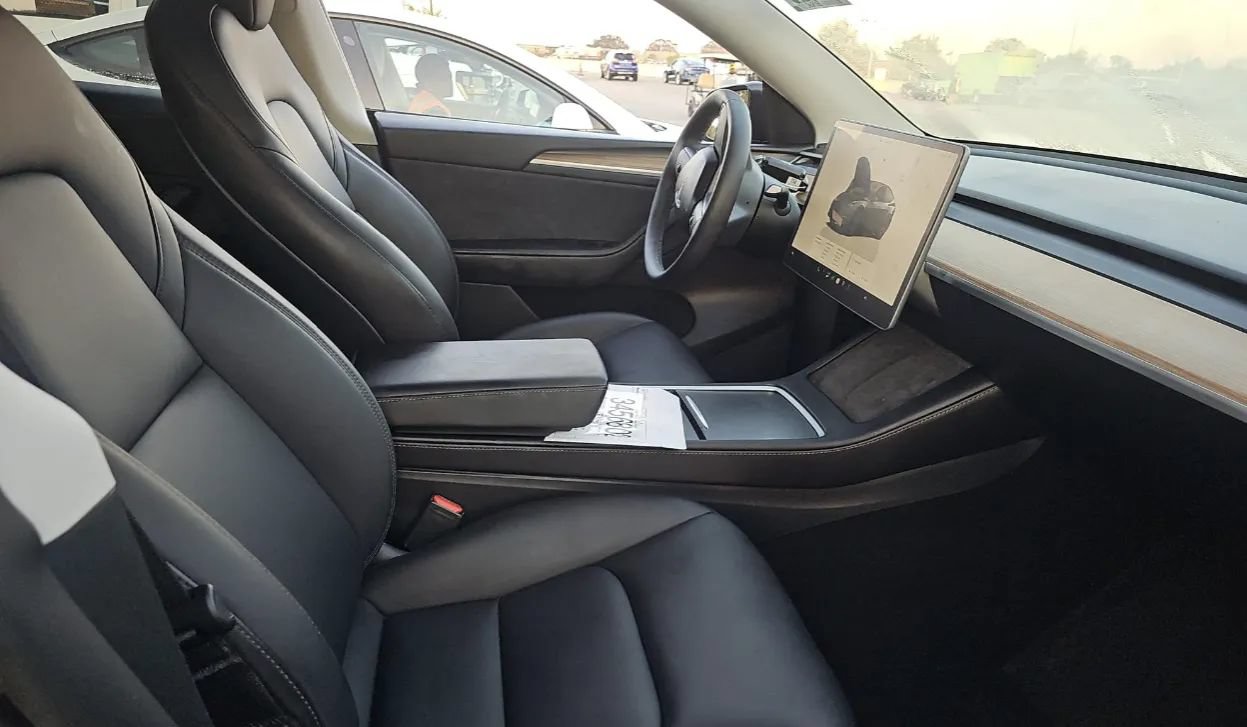 Used 2025 Tesla Model Y Long Range RWD image 4