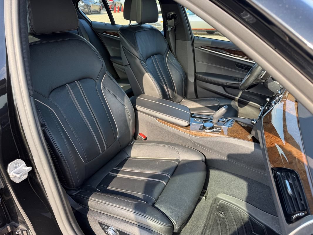 Used 2018 BMW M550i xDrive AWD/4WD image 36