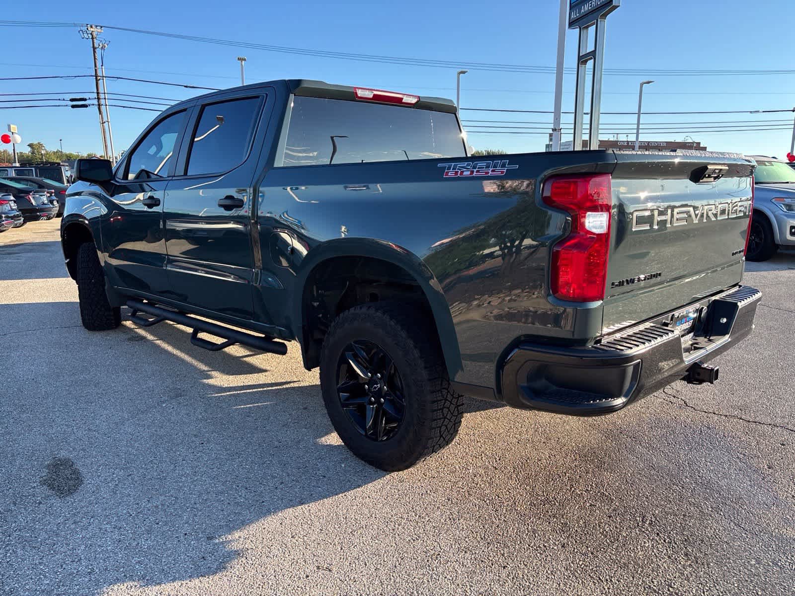 Used 2025 Chevrolet Silverado 1500 Custom Trail Boss w/ LPO, Dark Essentials Package AWD/4WD image 7