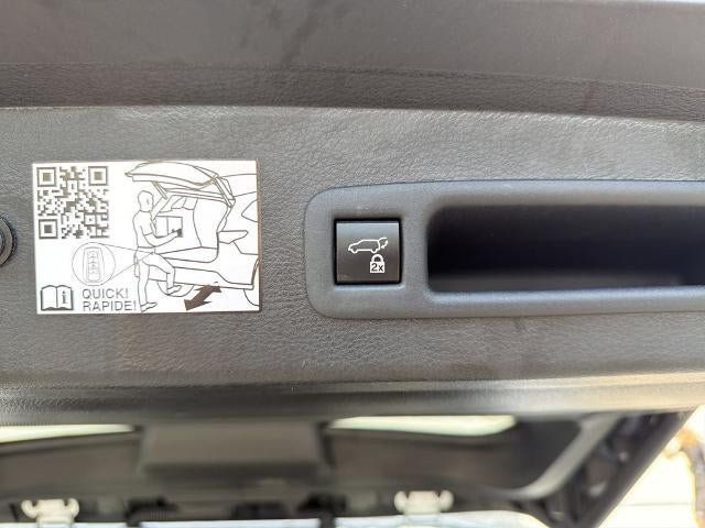 Used 2023 Toyota Sienna XSE AWD/4WD image 18