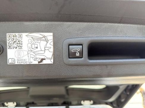 Used 2023 Toyota Sienna XSE AWD/4WD image 18