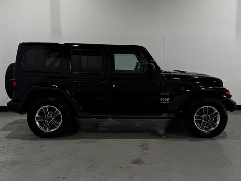 Used 2019 Jeep Wrangler Unlimited Sahara w/ Uconnect 4C Nav & Sound Group AWD/4WD image 20