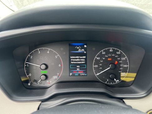 Used 2025 Toyota Corolla LE image 9