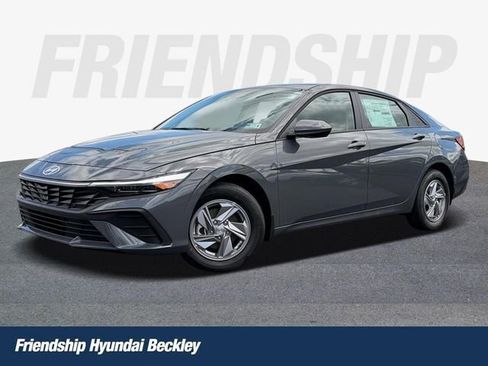 New 2026 Hyundai Elantra SE FWD image 1