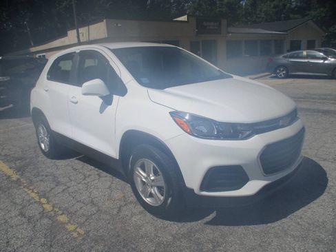 Used 2020 Chevrolet Trax LS AWD/4WD image 4