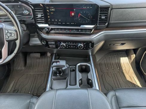 Used 2023 GMC Sierra 1500 SLT w/ SLT Premium Plus Package AWD/4WD image 7