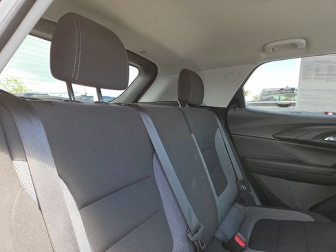 Used 2024 Chevrolet TrailBlazer LT w/ LT Cold Weather Package FWD image 15