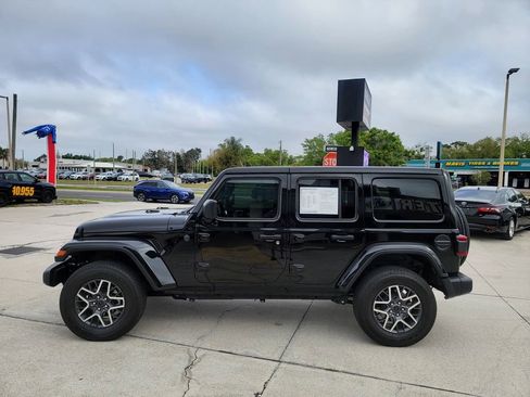 Used 2025 Jeep Wrangler Sahara w/ Technology Group image 2