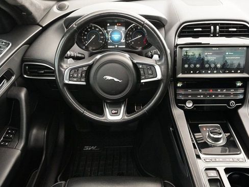 Used 2020 Jaguar F-PACE S image 22