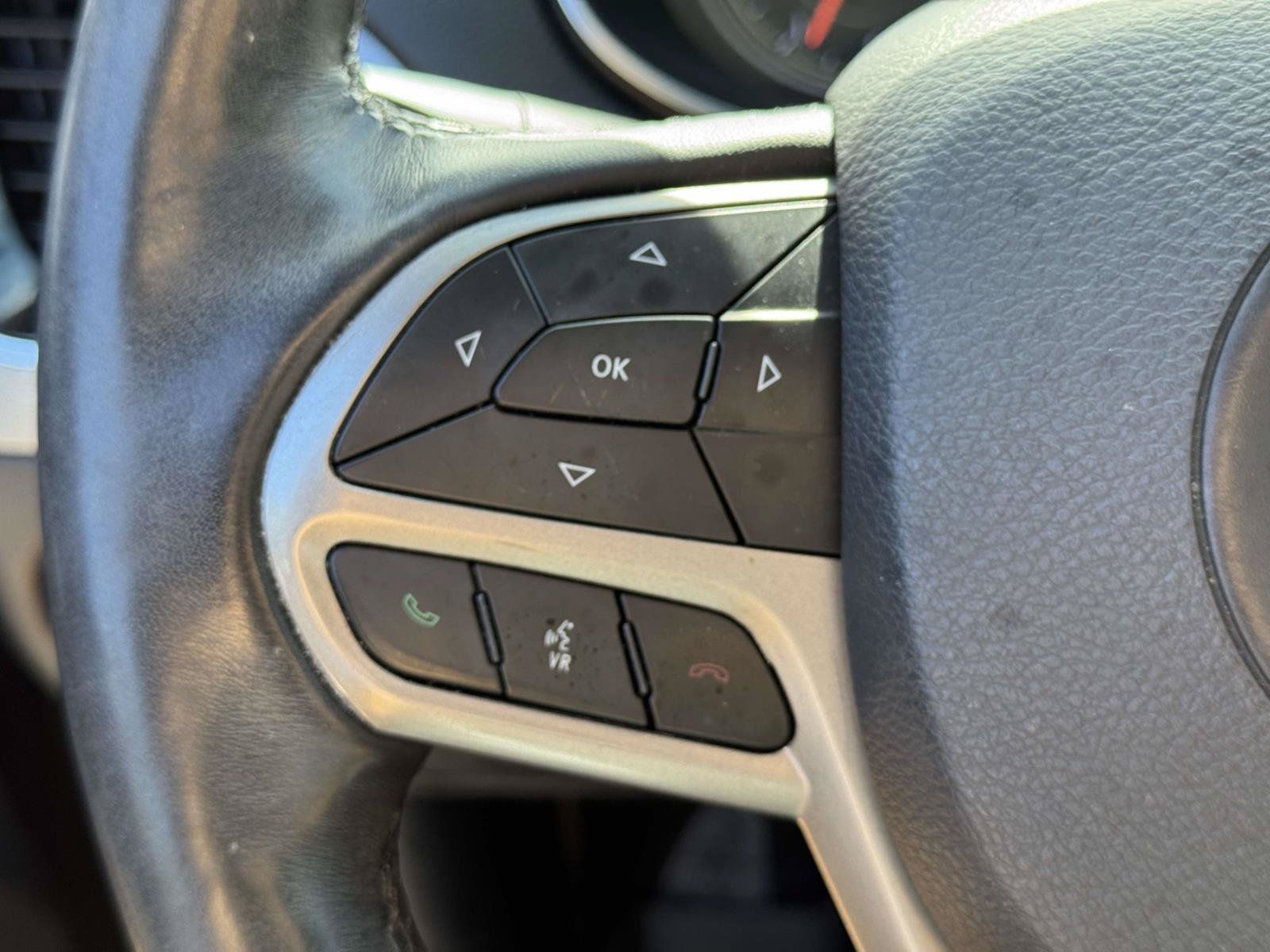 Used 2019 Jeep Cherokee Limited AWD/4WD image 18