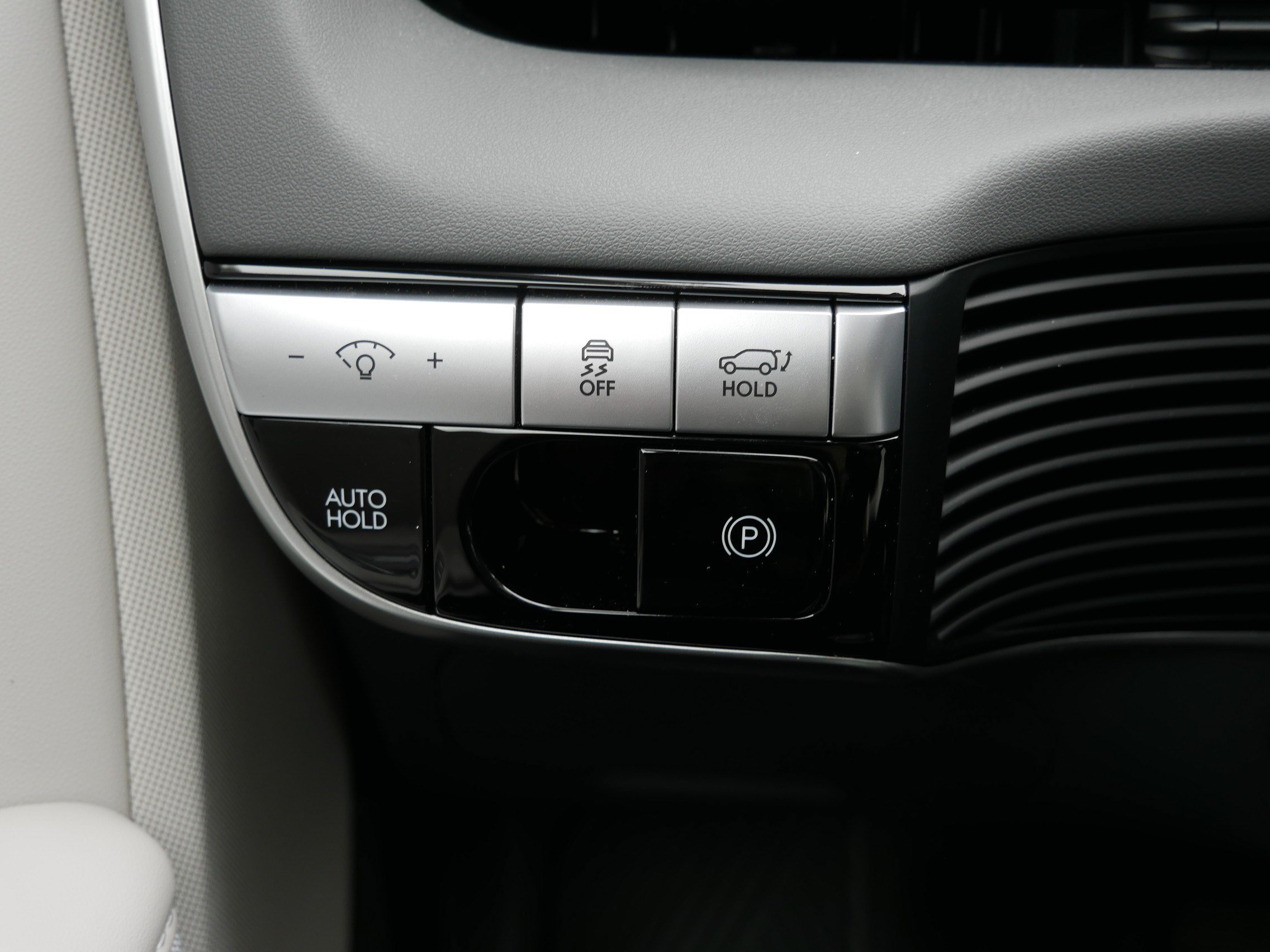Certified 2024 Hyundai Ioniq 5 Limited AWD/4WD image 26