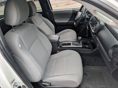 Used 2022 Toyota Tacoma SR RWD image 7
