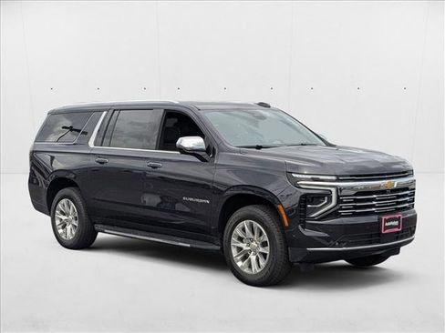 New 2025 Chevrolet Suburban Premier image 5
