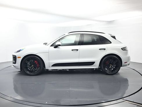 Certified 2025 Porsche Macan GTS AWD/4WD image 2