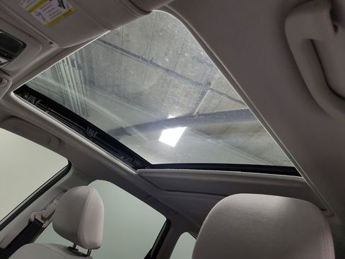 Used 2018 Subaru Forester 2.5i Premium w/ All-Weather Package image 15