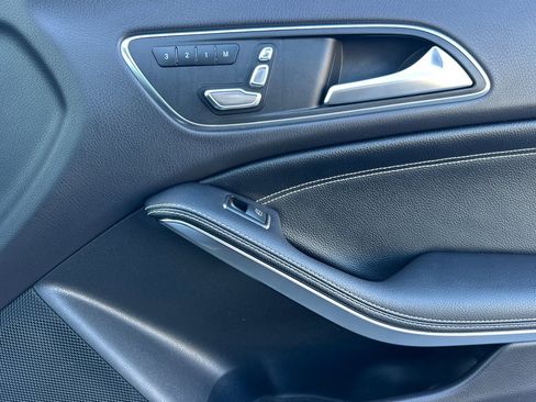 Used 2018 Mercedes-Benz CLA 250 image 21