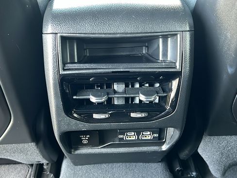 Used 2023 Jeep Grand Cherokee Altitude AWD/4WD image 14