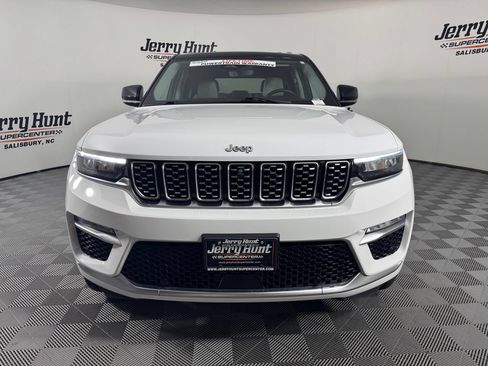 Used 2023 Jeep Grand Cherokee Summit AWD/4WD image 4