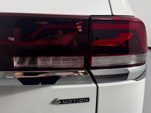 Used 2025 Volkswagen Atlas SEL Premium R-Line AWD/4WD image 7
