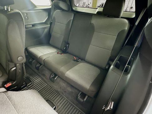 Used 2023 Chevrolet Traverse LT image 29