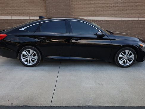 Used 2018 Honda Accord LX image 3