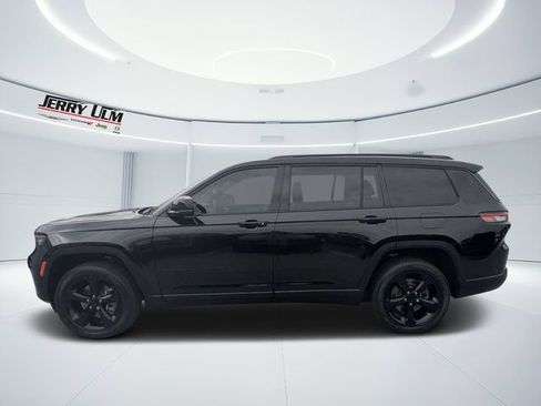 Used 2023 Jeep Grand Cherokee L Laredo AWD/4WD image 6