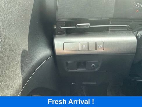 Used 2025 Hyundai Kona SEL FWD image 9