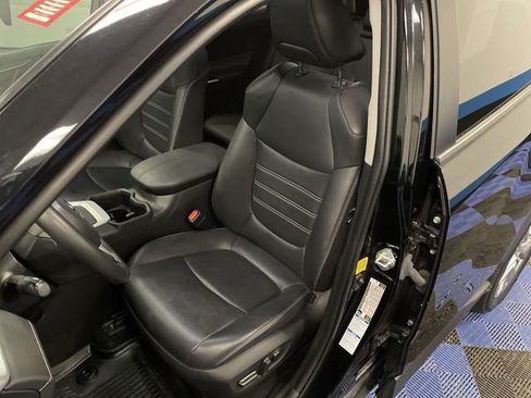 Used 2022 Toyota RAV4 XLE Premium image 11