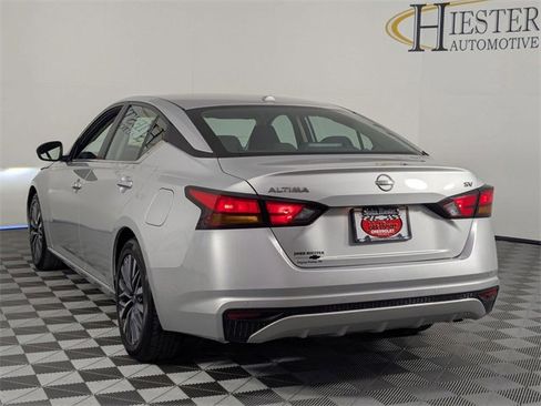 Used 2024 Nissan Altima 2.5 SV image 5