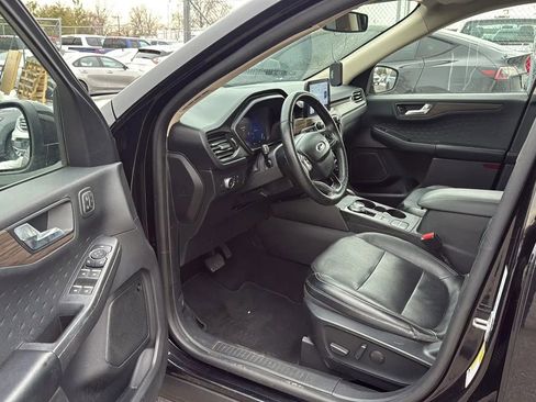 Used 2020 Ford Escape Titanium AWD/4WD image 23