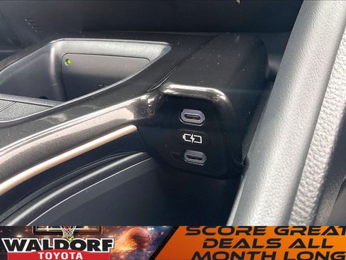 Used 2025 Toyota Crown XLE image 38