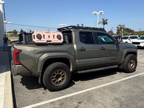 Used 2024 Toyota Tacoma TRD Sport AWD/4WD image 6