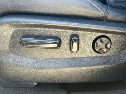 Used 2022 Honda CR-V Touring image 10