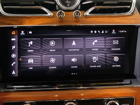 Used 2021 Bentley Bentayga AWD/4WD image 23