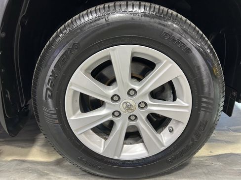 Used 2011 Toyota Highlander SE image 21