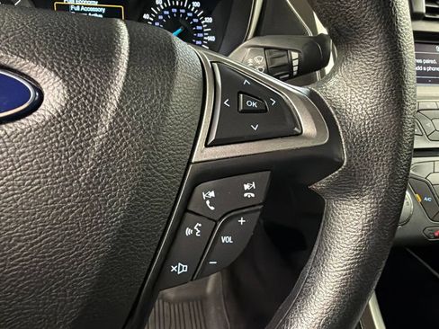 Certified 2017 Ford Fusion SE FWD image 18