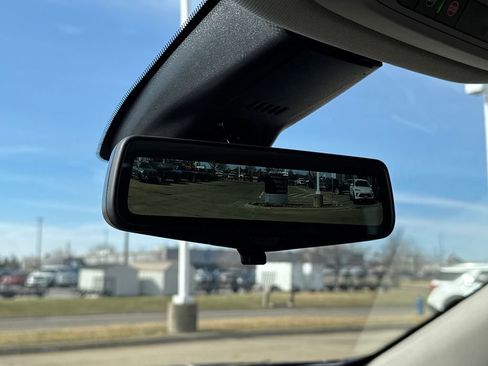 Used 2021 Buick Enclave Avenir w/ Avenir Technology Package image 34