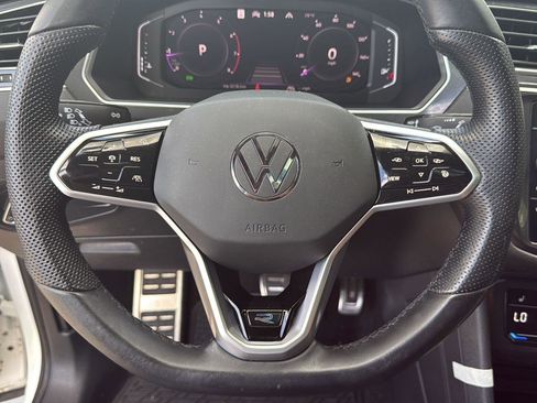 Used 2024 Volkswagen Tiguan SEL R-Line w/ MDO Package, Two-Row image 16