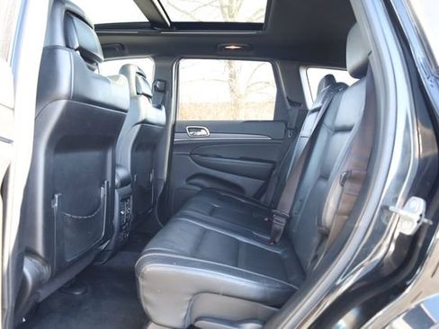 Used 2015 Jeep Grand Cherokee Limited w/ Luxury Group II image 24