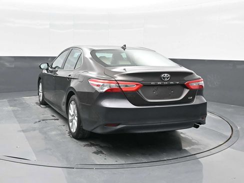 Used 2019 Toyota Camry LE image 2
