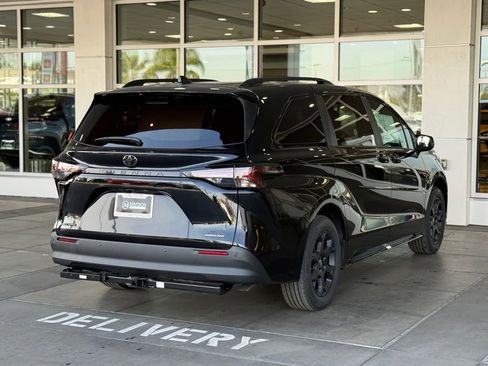 New 2026 Toyota Sienna XLE Woodland Edition image 12