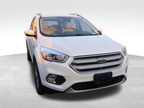 Used 2018 Ford Escape Titanium w/ Ford Safe & Smart Package AWD/4WD image 10