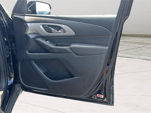 Used 2020 Chevrolet Traverse LT FWD image 20