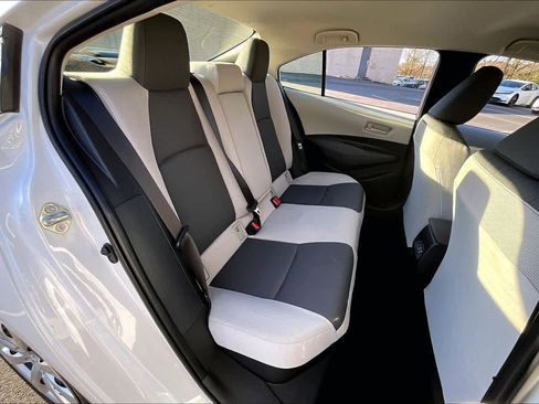 Certified 2025 Toyota Corolla LE image 18