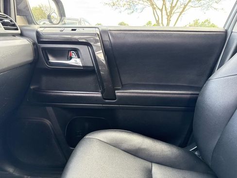 Used 2022 Toyota 4Runner TRD Off-Road Premium image 30