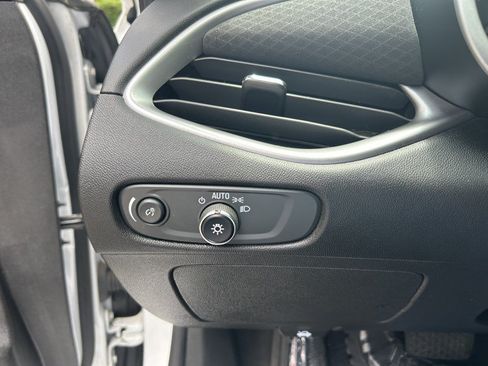 Used 2022 Chevrolet Malibu LT FWD image 18