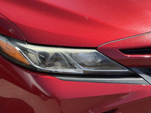 Used 2019 Toyota Camry SE w/ Carpet Mat Package FWD image 6