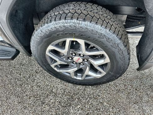 New 2026 GMC Sierra 1500 SLT AWD/4WD image 12