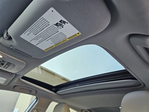 Used 2024 Toyota Camry SE image 19